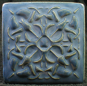 6 x 6 Tulip tile - Blue/grey glaze
