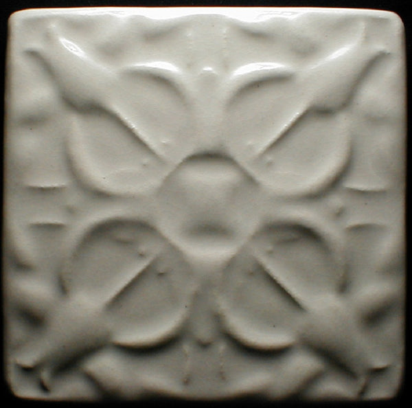 4 x 4 Tulip tile - Polar White