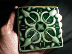 4 x 4 Tulip tile - Evergreen